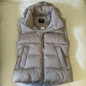 Abercrombie YPB Satin Puffer Vest